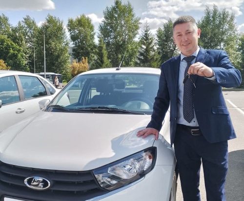 Новую Lada Granta получил отдел молодежи и спорта Камско-Устьинского района