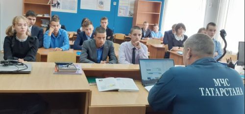 Пожарные провели открытый урок