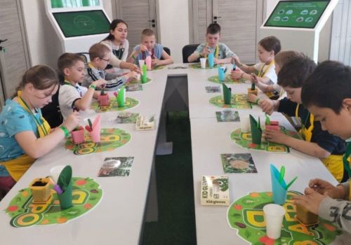 Ученики Камскоустьинской школы узнали, как работает Агротехнобиопарк