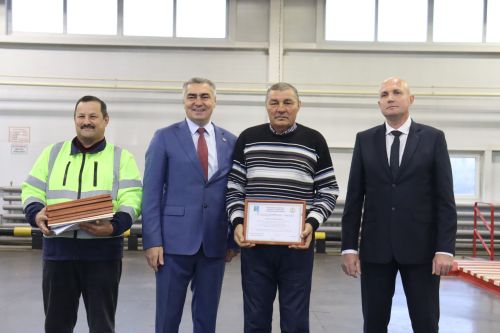 Награды вручили  камскоустьинским дорожникам