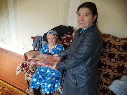 Поздравления принимала труженица тыла