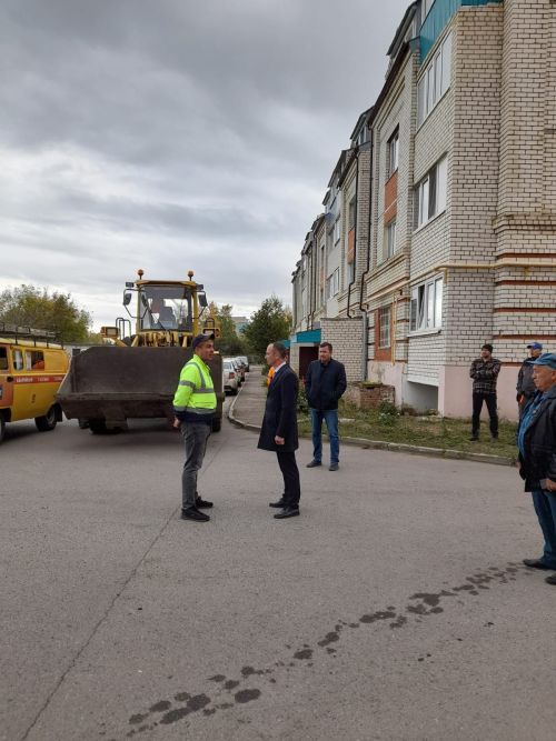 Все спецслужбы прибыли к многоквартирному дому