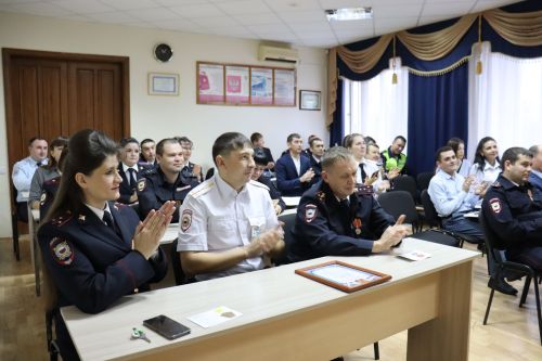 Семь медалей вручили полицейским Камского Устья