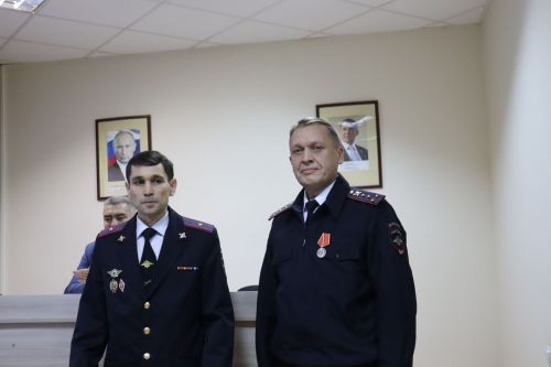 Семь медалей вручили полицейским Камского Устья