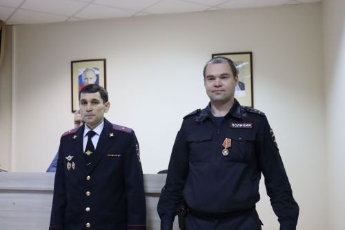 Семь медалей вручили полицейским Камского Устья