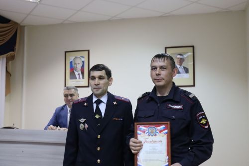 Семь медалей вручили полицейским Камского Устья