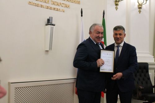Сотрудница Камско-Устьинской ЦРБ получила ведомственную награду