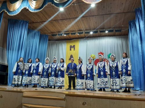 Концерт ко Дню Матери собрал полный зал