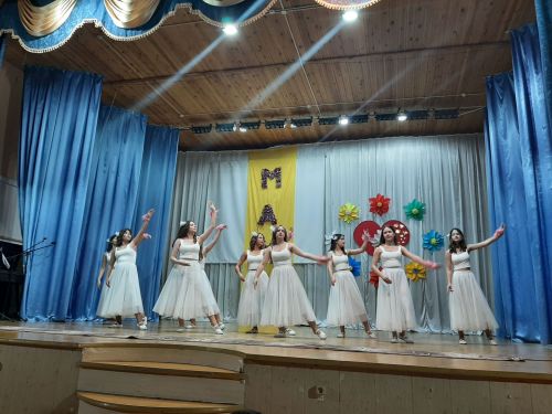 Концерт ко Дню Матери собрал полный зал