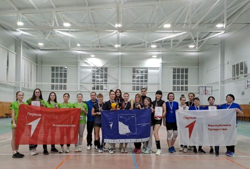 Лидеры остались на местах
