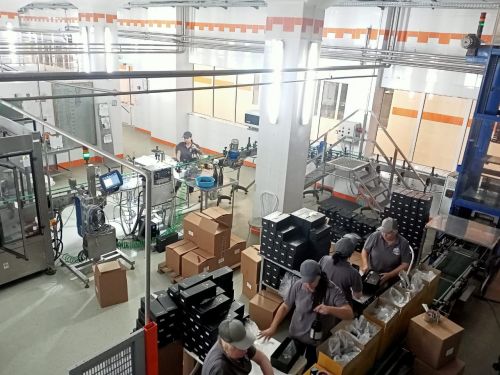 Абрау-Дюрсо:  горное озеро, знаменитое шампанское и шоу фонтанов