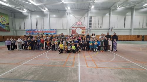 В спорткомплексе прошли предновогодние соревнования по футболу