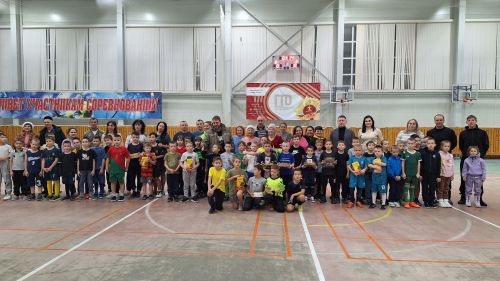 В спорткомплексе прошли предновогодние соревнования по футболу