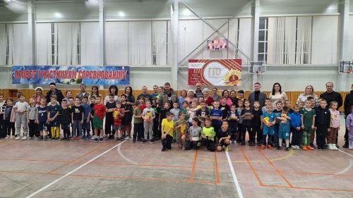 В спорткомплексе прошли предновогодние соревнования по футболу