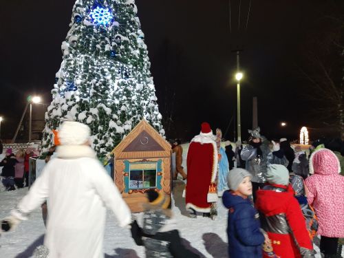 Открытие Елки состоялось в поселке речников