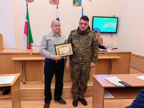СВОих не бросаем