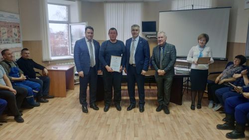 Профессионалов отметили к празднику