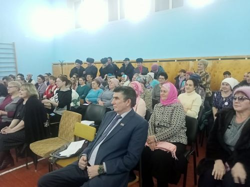 Клянчеево: спектакль имел успех с первого дубля