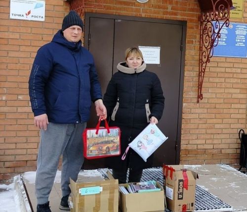 Кадетская школа собрала подарки для детей Донецка