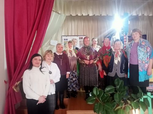 В деревне Варварино огни не погашены, а на сцене – песня