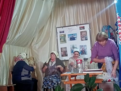 В деревне Варварино огни не погашены, а на сцене – песня