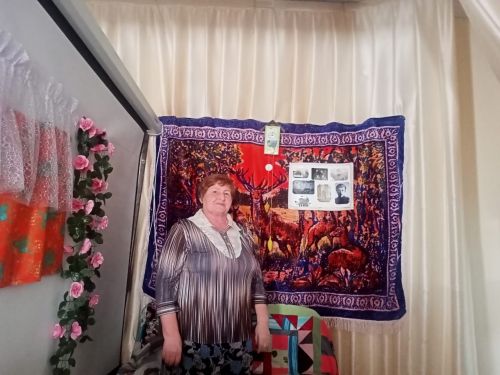 В деревне Варварино огни не погашены, а на сцене – песня