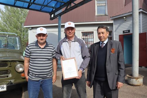 В Камском Устье наградили водителей школьных автобусов