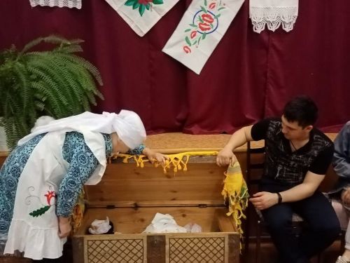 Малые Салтыки: волшебный «Бабушкин сундук»