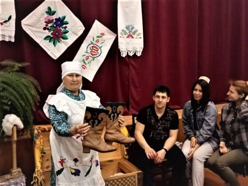 Малые Салтыки: волшебный «Бабушкин сундук»