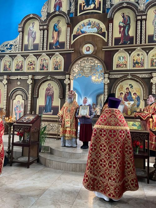 Прихожан Теньковской церкви наградил Митрополит