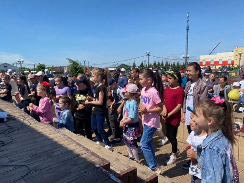 Праздник собрал всех детей в парке