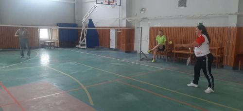 Семейный турнир по бадминтону прошел в день молодежи