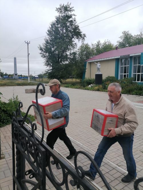 В каждую часть ушла своя посылка от земляков