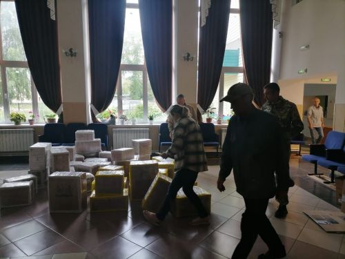 В каждую часть ушла своя посылка от земляков