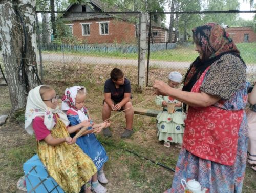 Единый День фольклора отметили в Осинниках