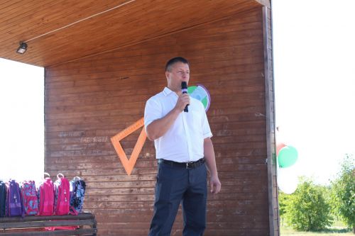 Первоклассникам Камско-Устьинского района вручили портфели