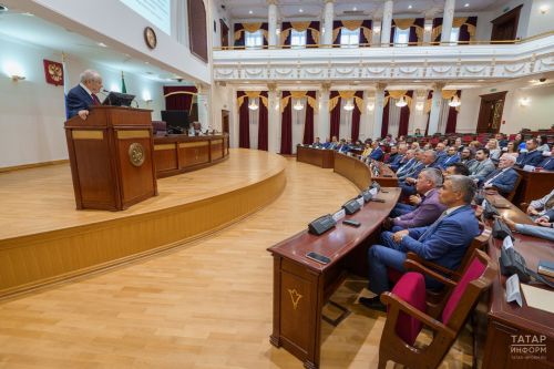 Минтимер Шаймиев вручил благодарственное письмо главе Камско-Устьинского района