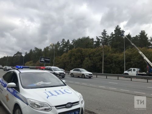 Автоинспекторы Верхнеуслонского района помогли семье с ребенком