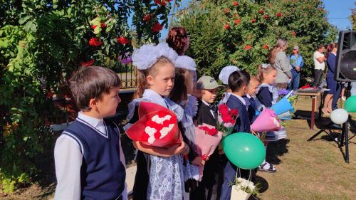 Праздник День знаний прошел в Камско-Устьинской татарской школе