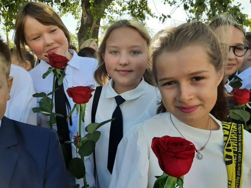 Герой России принял участие в торжественной линейке в Затонской школе