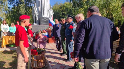 Герои России открыли мемориальные доски
