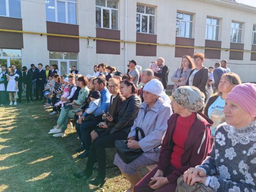 Праздник День знаний прошел в Камско-Устьинской татарской школе