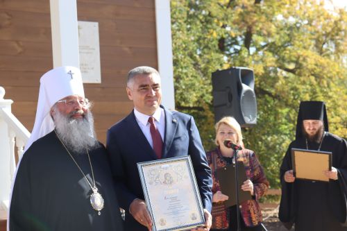 В Архангельских Клярях освятили храм