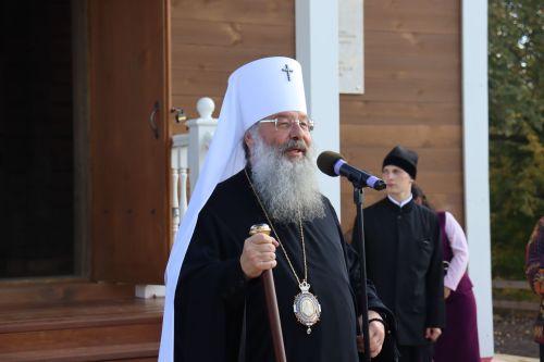 В Архангельских Клярях освятили храм