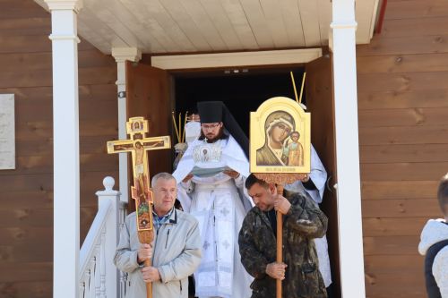 В Архангельских Клярях освятили храм