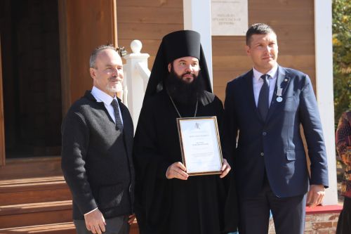 В Архангельских Клярях освятили храм