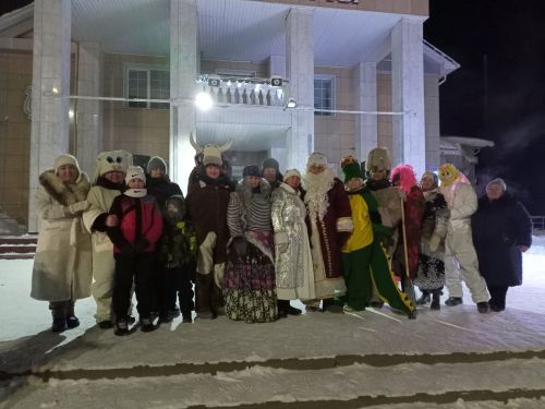 Праздник в домах и клубах продолжается