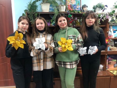 Праздник в домах и клубах продолжается