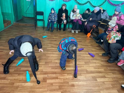 Праздник в домах и клубах продолжается