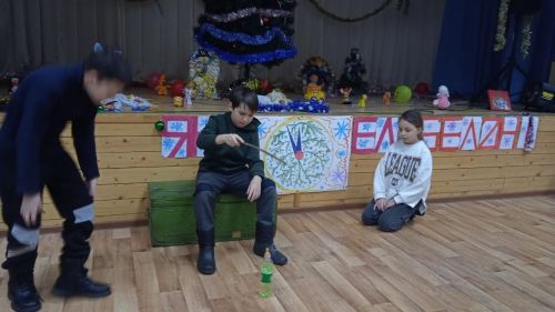 Праздник в домах и клубах продолжается